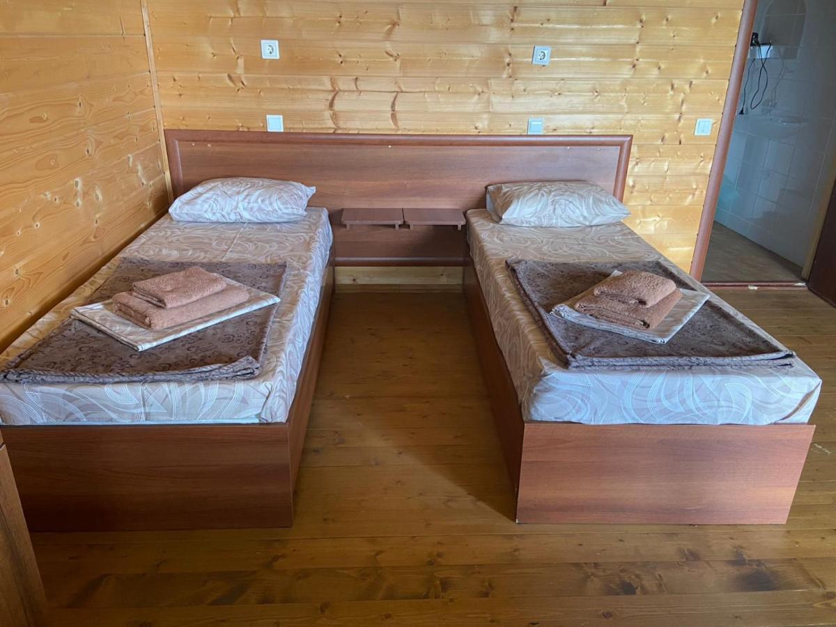 Al Mare Hotel Pizunda Bagian luar foto