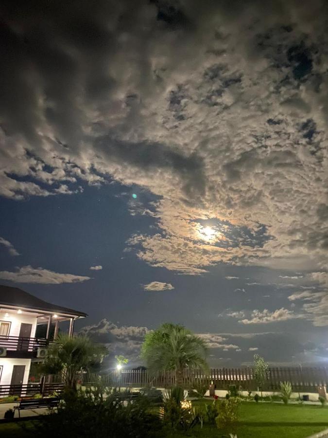 Al Mare Hotel Pizunda Bagian luar foto