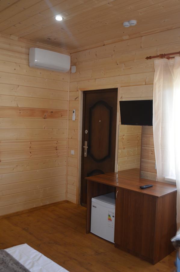 Al Mare Hotel Pizunda Bagian luar foto