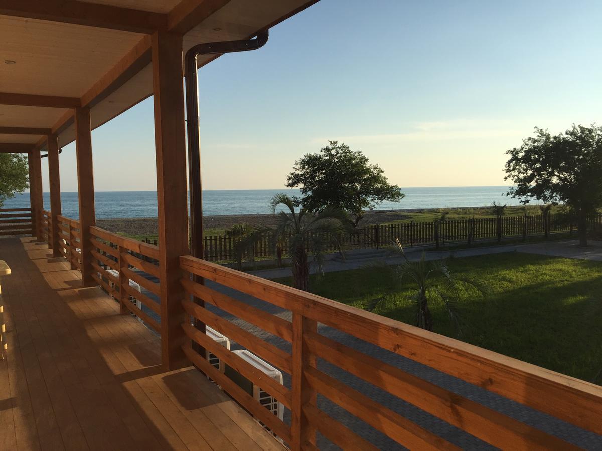 Al Mare Hotel Pizunda Bagian luar foto