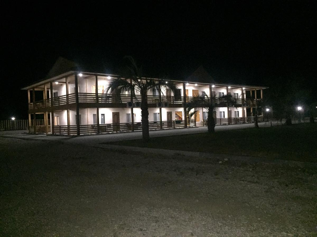 Al Mare Hotel Pizunda Bagian luar foto